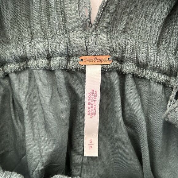 Free People Angela Jumpsuit Sz Small Wide Leg Green Boho Lace Ruffle Festival - Picture 7 of 16